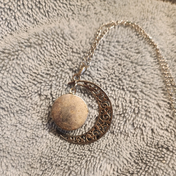 2 moon phase necklaces - Picture 5 of 6